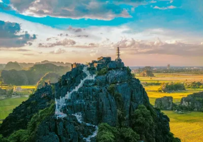 Climb to the Top of Mua Cave: The best viewpoint in Ninh Binh