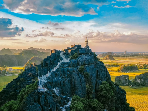9 Days Through the Heart of Vietnam